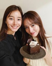 谷まりあ、新木優子に誕生日をお祝いされた“ラブラブ2ショット”を公開「まりちゃんって言われると今でもキュン」