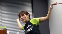 「ういやー！」「ひょい♪」いつも元気なママ雀士、仲間の新年初アガリに喜びの舞／麻雀・Mリーグ