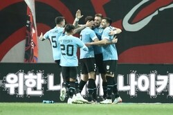 ウルグアイ代表、コアテス＆ベシーノ弾で“アジア遠征”初勝利…韓国代表は終盤の猛攻実らず