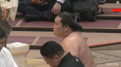 相撲に勝って勝負に負けた 照ノ富士、痛恨の反則負けで今場所初黒星 館内もどよめきの結末