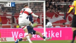 えっ、それ入るの！？“理不尽すぎる内巻きスーパーショット”にファン熱狂！ 驚愕の確率３％ゴールが決まった瞬間「すげー巻いた！」