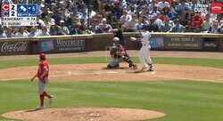 批判殺到！ カブス・鈴木誠也が激怒！思わず手を上げた… 物議を醸す“疑惑の判定”　中継カメラがとらえた決定的瞬間「ボールだろw」「可哀想すぎる」