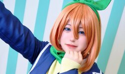 元気イッパイな四葉をポージングで再現！推し愛あふれる『五等分の花嫁』コスプレ