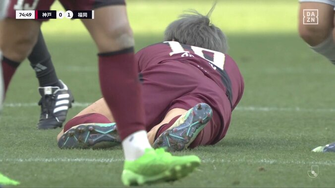  【映像】福岡DF、大迫勇也に強烈過ぎる肘打ち