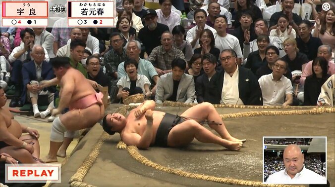 「親方より眼光が鋭いw」土俵下に“まさか”の大物 超真剣な眼差しに反響相次ぐ 3枚目
