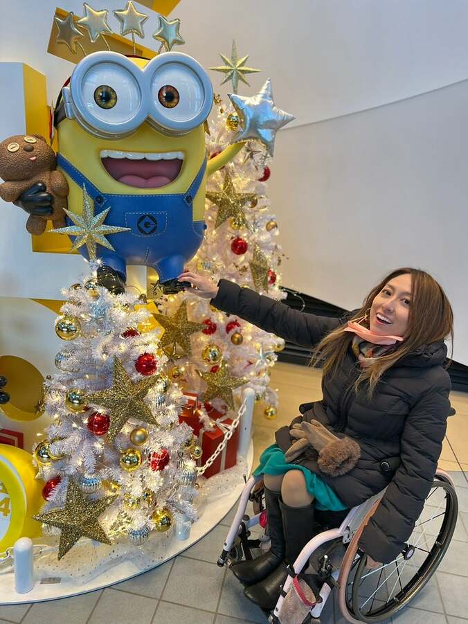 車いすインフルエンサーの中嶋涼子さん、車椅子でクリスマスに出かけ悲劇「悲しい。人混み嫌い」  1枚目