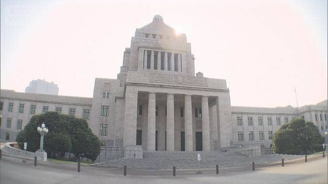 内閣支持率低下し5割切る　自民内ざわつく 高市氏は閉会後の審議に出席 1枚目
