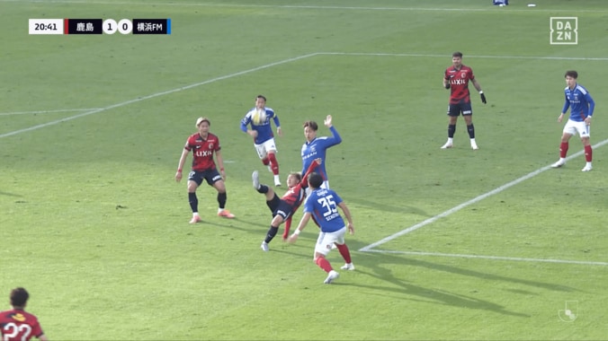 嘘だろ！？鹿島MFが「キャプテン翼やん」「ファンタジスタだ」ミス帳消しのスーパーアシストにファン驚愕「執念でカバー」 3枚目