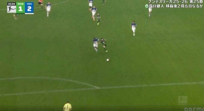 【写真・画像】「蹴った？」 塩貝健人、イラついて“あわや一触即発”「気持ち強いな」ボール奪い合い→相手を倒して見下ろすシーン　1枚目