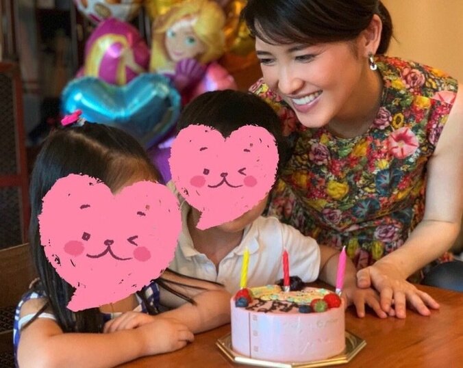 友利新、娘の3歳誕生日をお祝い「おチビが生まれても頼もしい助っ人になってくれそう」 1枚目