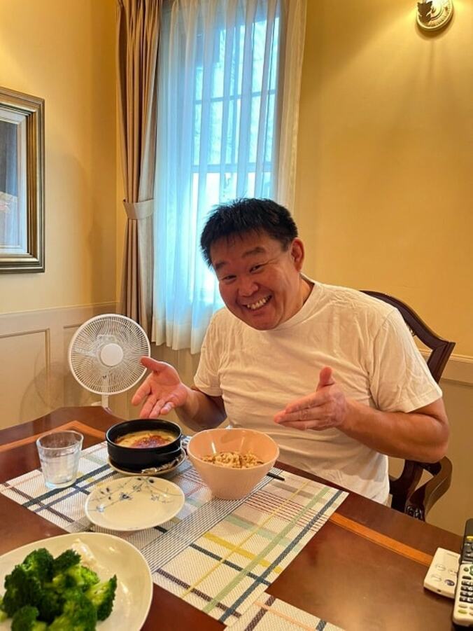  花田虎上、自宅で妻と最高なランチ「どれから食べるか迷うメニュー」  1枚目