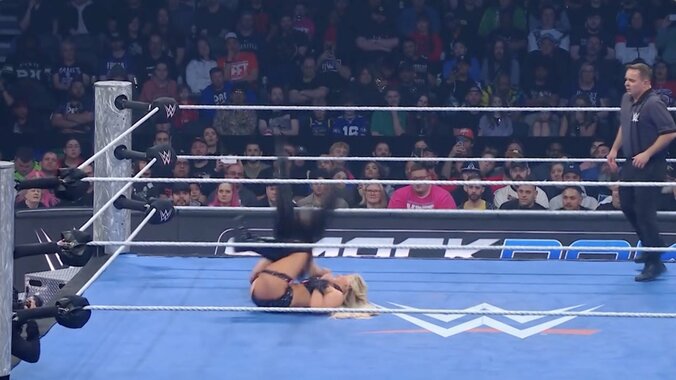 ヒザで迎撃され悶絶