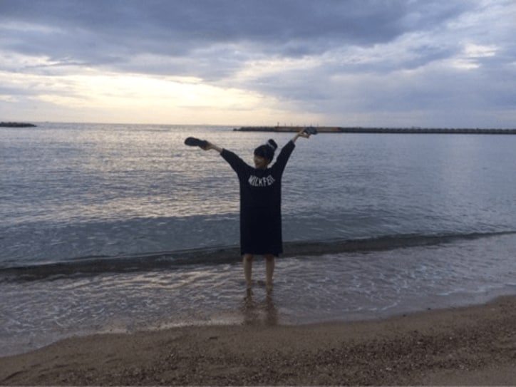 芳根京子、1st写真集『ネコソガレ』発売記念トークイベントの開催決定