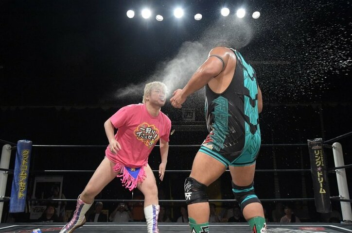 王者・里村、裏切りにより敗北!ディーノが入江を急襲 DDT両国大会に向け、もつれる因縁の行方は!?