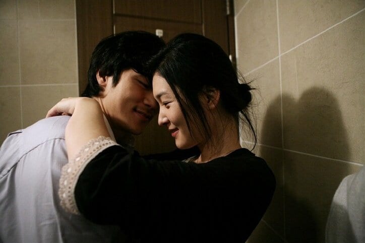 男性同士の官能シーンが話題の映画『霜花店（サンファジョム） 運命、その愛』、“五感を刺激するエロス”『オガムド～五感度～』  AbemaTVで放送決定