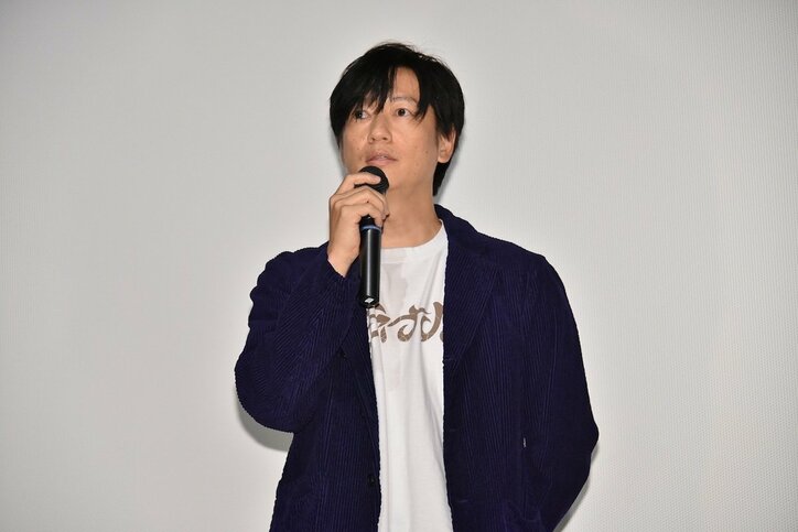 井浦新、恩師・若松孝二を“全力ものまね”で演じる「最大の愛情を持って」