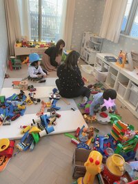 アレクサンダー『この前　オモチャ片付けたのに』