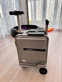 杉浦太陽『近未来のキャリーバッグ』