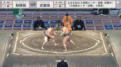 逃げる力士、追う力士… まるで“追いかけっこ”のような珍取組 行司大忙しの展開に「なんだこりゃ」驚きの反響