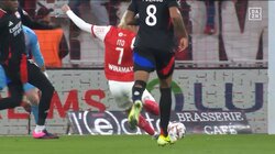 「あー！！！」伊東純也が天を仰いでシャウト！狙い十分のミドルシュートを外して思わず吠えた“ほぼ完璧”フィニッシュワークの一部始終