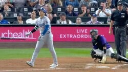 大谷翔平、特大54号で“確信バット投げ”がカッコ良すぎると話題に　立ち振る舞いが「メジャーリーガーのそれ」