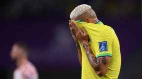 ブラジル代表FW、W杯敗退に号泣謝罪 「これでお別れの先輩もいる」