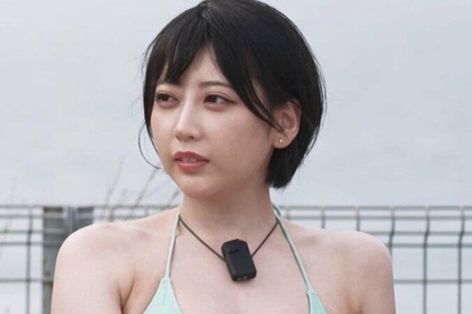 波瑠似の26歳美女、超ミニ丈の部屋着姿で登場「風俗行ったら報告もらって…」恋愛観を明かす 1枚目