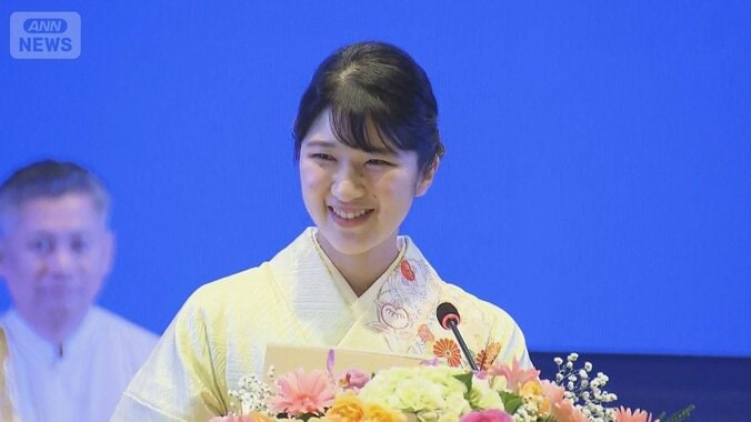 愛子さま「両国関係に美しい花を咲かせたい」　晩餐会でラオス語を交え初スピーチ 1枚目