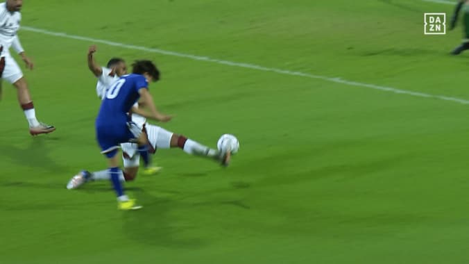 ファン騒然！日本代表10番が「別格だわ」「役者すぎました」佐藤龍之介がボール奪取→地を這うゴラッソの一部始終【U23アジアカップ】 3枚目