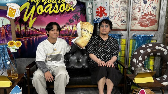 【写真・画像】安元洋貴&榎木淳弥がひんやりグッズに興味津々!クッション崩壊ハプニングも発生の『声優と夜あそび』 1枚目