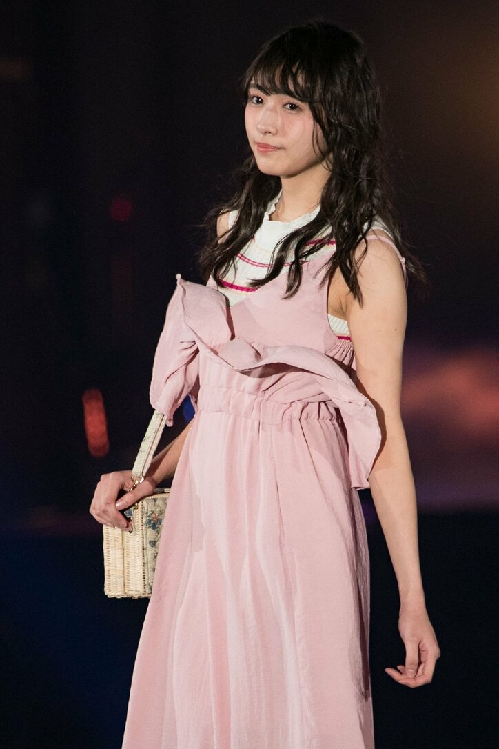 【画像集】欅坂46がガールズアワードに登場、平手・梨加・理佐・小林・土生はランウェイも