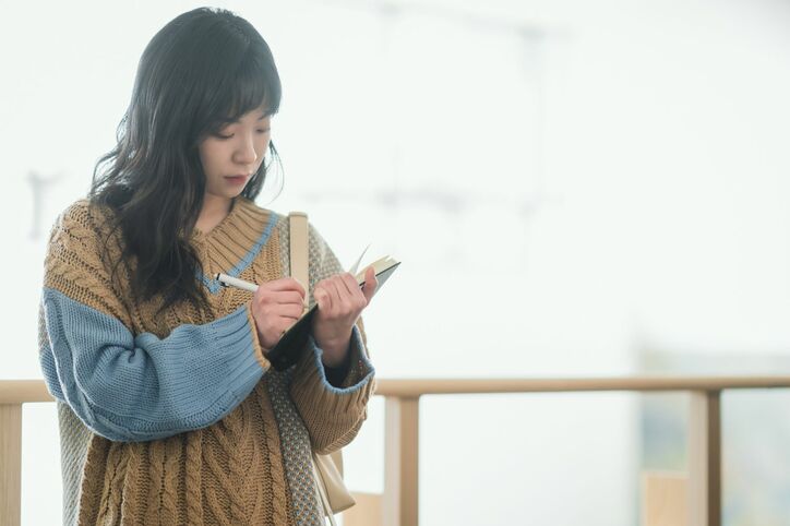 NCT・ドヨンの制服姿に「こんな高校生いたら惚れてしまう」の声、切ない恋愛模様にも反響『私を愛さないXに』3話&4話