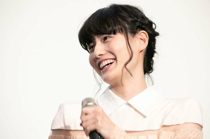 橋本愛、小6時の美少女写真を披露　当時の夢は「給料の高い会社に就職」