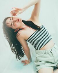 「可愛い…美しい…」「透明感すごすぎ！」鈴木愛理、ウエスト露わな連載アザーカットにファン歓喜