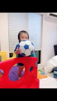 アレクサンダー『１歳から サッカーの特訓だ‼️』