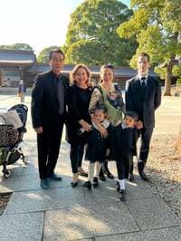 キャシー中島『QVCのあと、エイトのお宮参り』