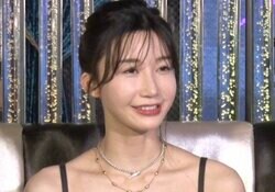 お騒がせ元グラドル、露出しまくり＆“美くびれ”セクシーショットに「スタイルええな、やっぱ」絶賛の声