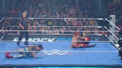 どこ見てんだよ！ レフェリーが前代未聞の大失態…豪快すぎる“よそ見”でまさかのカウント忘れにファンも呆れ「クビにしろ」