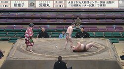 140キロの巨漢が声を上げて…小兵力士の決まり手が“まるで合気道”！ 「なんやいまの」不思議な決着の瞬間