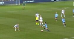 なんでそこ！？ 長谷川唯が「ヤバすぎる…」 相手DFの間を貫く“左足キラーパス”炸裂の瞬間 「全てを見通している」「ファンタジスタ」