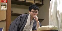 永瀬拓矢王座が後手番ブレイク！「先勝できて良かった」“最強挑戦者”藤井聡太竜王・名人を破り名誉王座獲得へシリーズ白星発進／将棋・王座戦五番勝負第1局