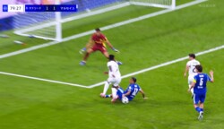 「恥ずべき判定」R・マドリードが“微妙すぎるPK”で勝利→マルセイユ監督は憤慨「逆の立場でも同じ意見」頭突きレッドカードの影響は否定