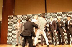 武尊、挑発を繰り返してきた皇治と乱闘騒ぎに　K-1前日会見荒れる！