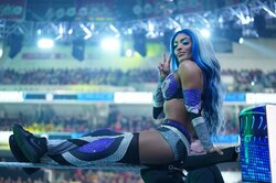 「バキバキだ」コスプレで人気の女子レスラー、“素の姿”で圧巻シックスパックを披露…「縦線くっきり」肉体美にファン騒然