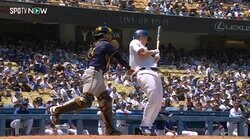 ロバーツ監督ブチギレ！ 大谷翔平の盗塁“取り消し”で誤審疑惑！？ 打者スミスは“困惑”、場内大ブーイングも…審判は見逃さなかった“決定的瞬間”