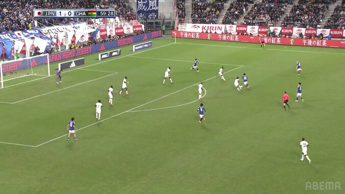 「レベチすぎる」堂安律 “ロッベンも真っ青”な左足ニア抜きフィニッシュ！「そこ打ち抜くのか」「相手キーパー直前まで動けず」極上ゴラッソにSNS騒然 3枚目