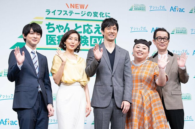 西島秀俊＆渡辺直美の共演秘話「待ち時間が地獄だった2年前。今では即興コントで遊んでいます」 13枚目