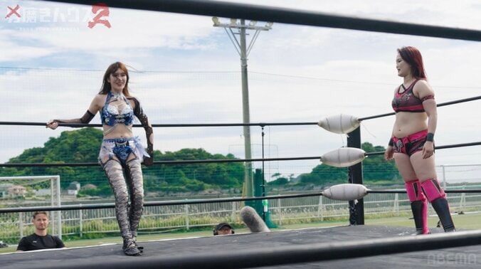 【写真・画像】大学ミスコン準GPの美女レスラーらが妖麗な“ロープテクニック”を披露　2枚目