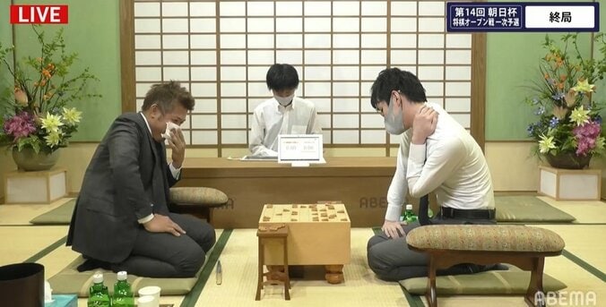 三枚堂達也七段が終盤大逆転 真田圭一八段下し初戦突破／将棋・朝日杯 1枚目