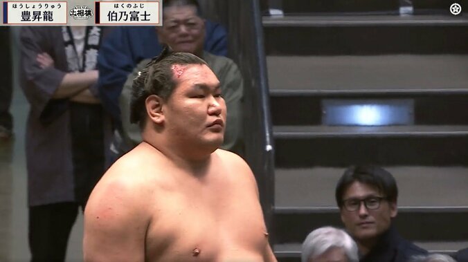 真っ赤に染まる豊昇龍の額